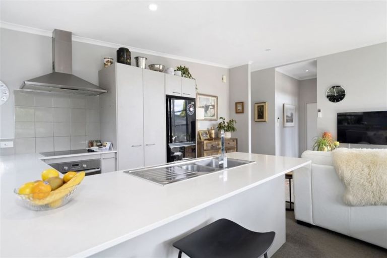 Photo of property in 12 Tory Way, Omokoroa, 3114