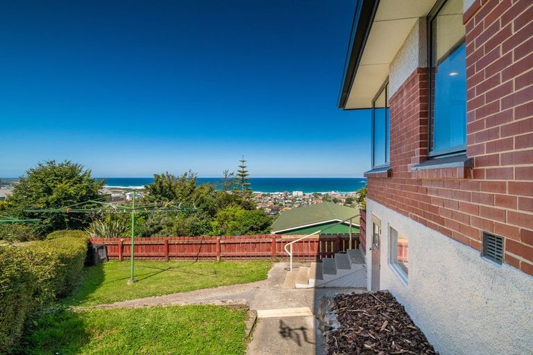 Photo of property in 19 Seaview Terrace, Kew, Dunedin, 9012