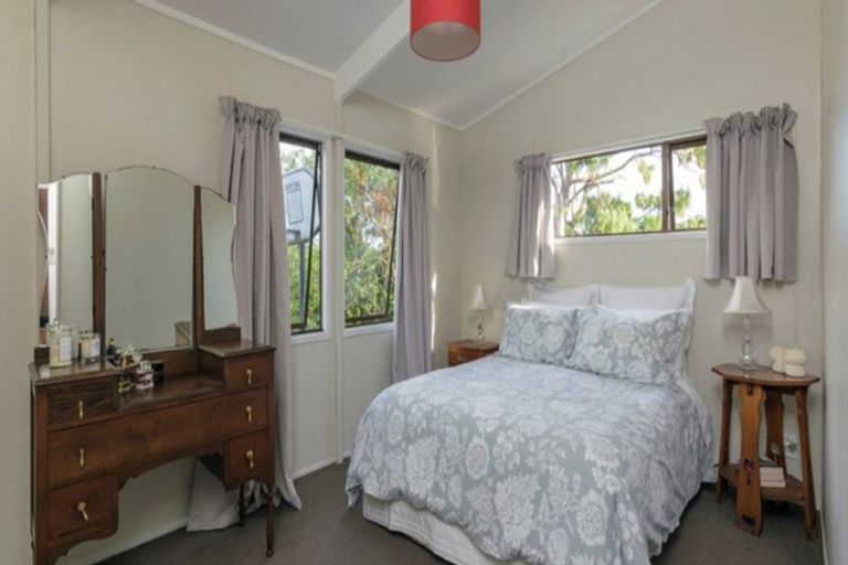 Photo of property in 18a Alberta Street, Point Chevalier, Auckland, 1022
