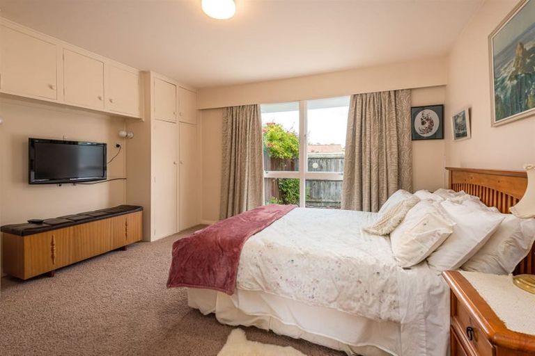 Photo of property in 1/23 Barnes Road, Redwood, Christchurch, 8051