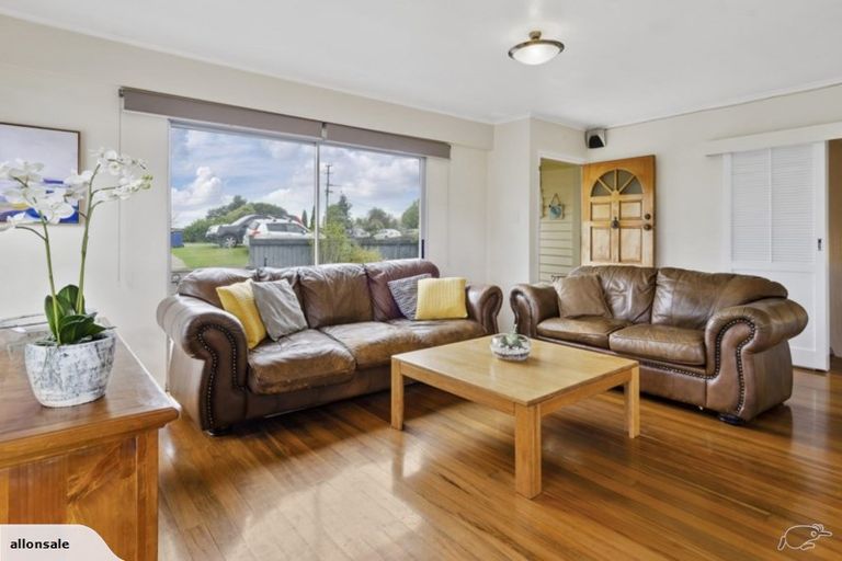 Photo of property in 800 East Coast Road, Oteha, Auckland, 0630