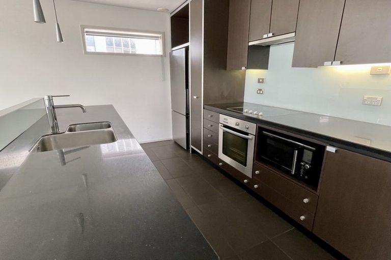 Photo of property in Summit Apartments, 19/184 Molesworth Street, Thorndon, Wellington, 6011