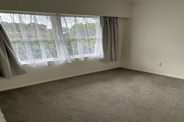 Photo of property in 3/2 Tobruk Crescent, Milford, Auckland, 0620