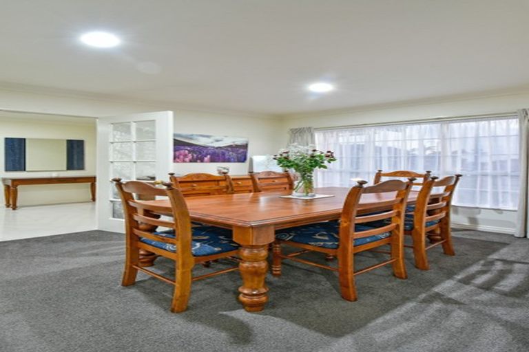 Photo of property in 40 Goodwood Drive, Goodwood Heights, Auckland, 2105