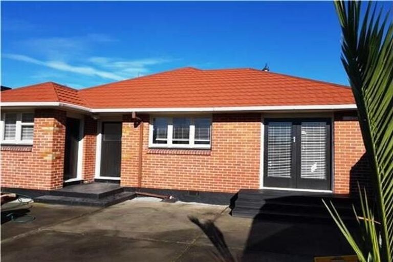 Photo of property in 338 Memorial Avenue, Burnside, Christchurch, 8053