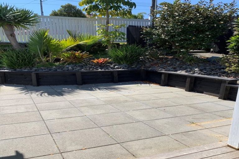 Photo of property in 2/40 Killarney Avenue, Torbay, Auckland, 0630