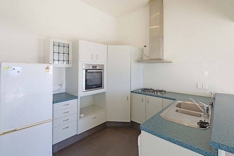 Photo of property in 83 Ashton Fitchett Drive, Brooklyn, Wellington, 6021