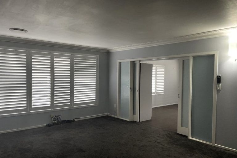 Photo of property in 8 Divich Avenue, Te Atatu South, Auckland, 0610