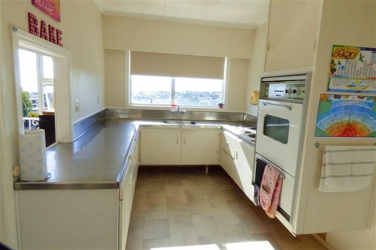 Photo of property in 30 Crownhill Street, Spotswood, New Plymouth, 4310