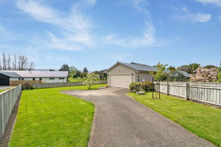 Photo of property in 12 Rexwood Estate, Carterton, 5713