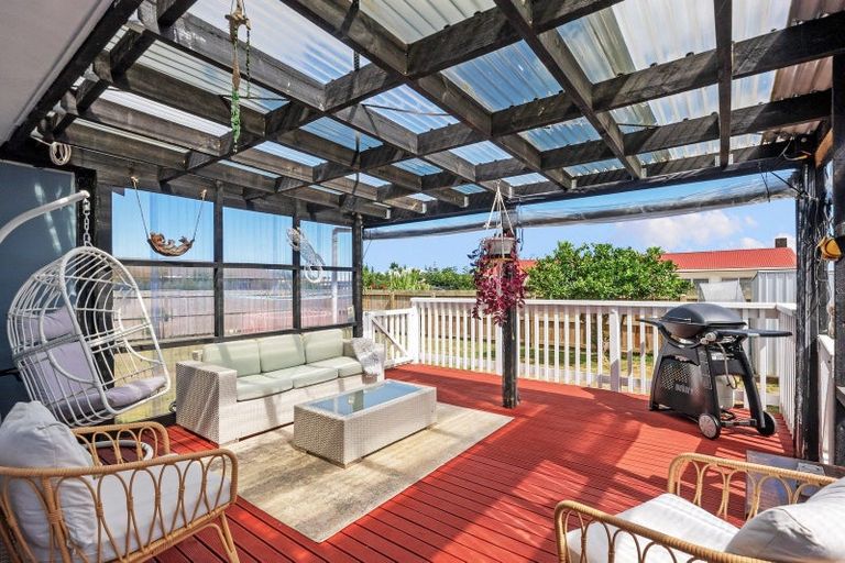 Photo of property in 30 Strathmore Avenue, Levin, 5510