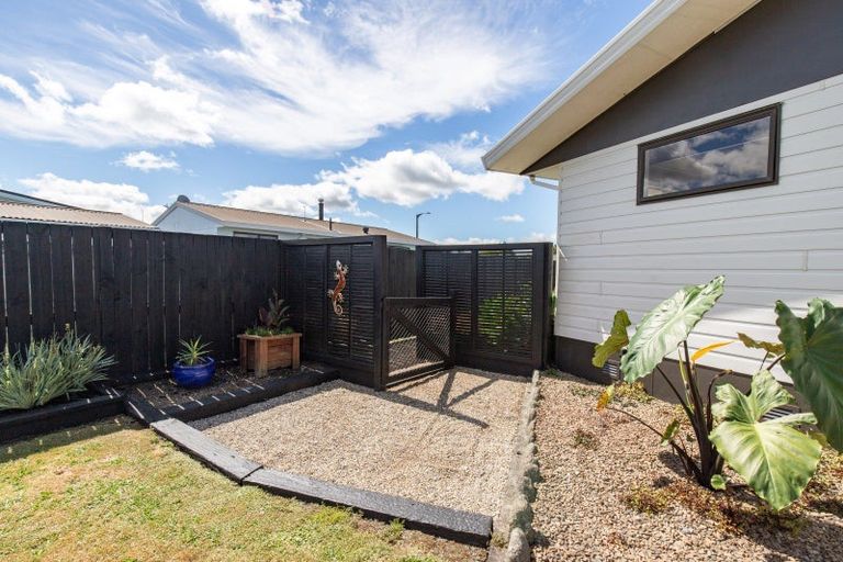 Photo of property in 20 Miller Place, Ngatea, 3503