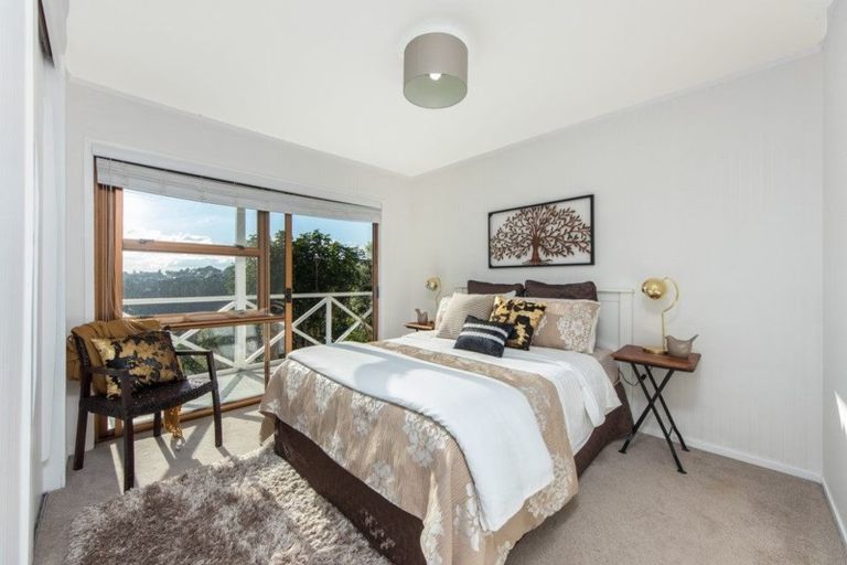 Photo of property in 53 Island Bay Road, Beach Haven, Auckland, 0626