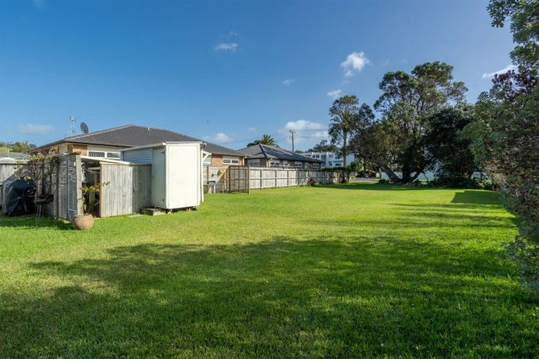 Photo of property in 8 Puriri Avenue, Orewa, 0931