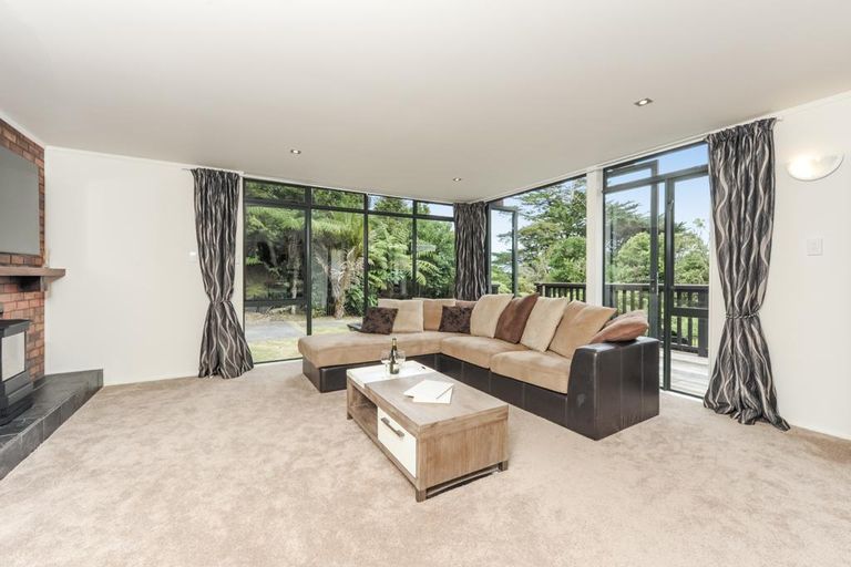 Photo of property in 14 Kopiko Road, Titirangi, Auckland, 0604