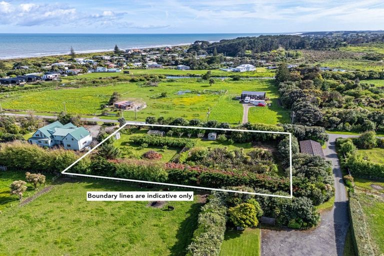 Photo of property in 21a Atkinson Avenue, Otaki Beach, Otaki, 5512