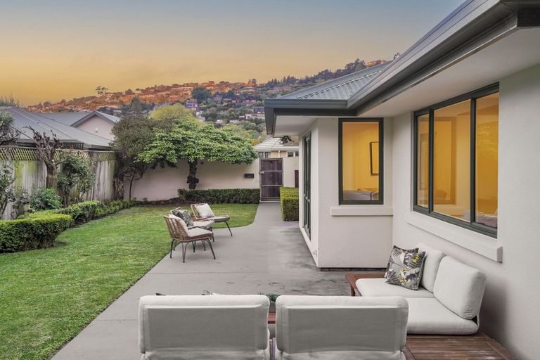 Photo of property in 15 Oakview Lane, Cashmere, Christchurch, 8022