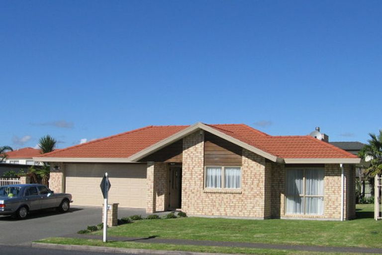 Photo of property in 31 Harbour View Road, Te Atatu Peninsula, Auckland, 0610