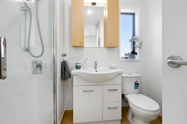 Photo of property in 19/3 Riverside Road, Orewa, 0931