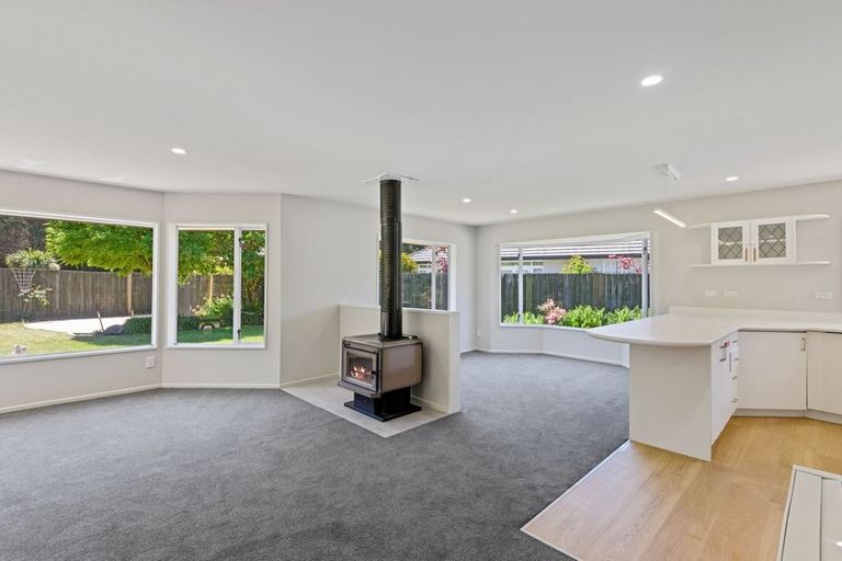 Photo of property in 17 Flaxgrove Place, Parklands, Christchurch, 8083