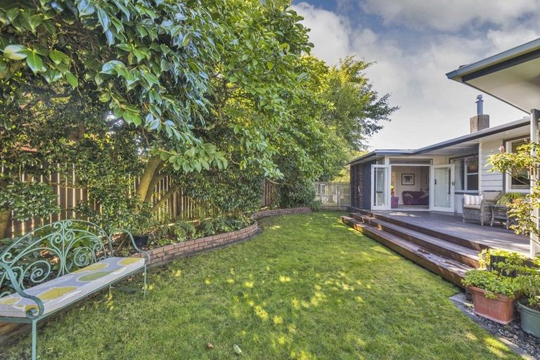 Photo of property in 10 Edwards Place, Terrace End, Palmerston North, 4410
