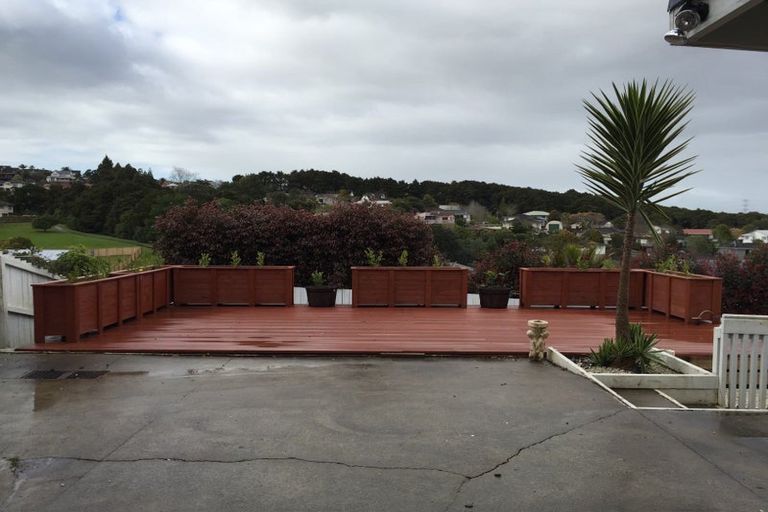 Photo of property in 15a Correa Court, Goodwood Heights, Auckland, 2105