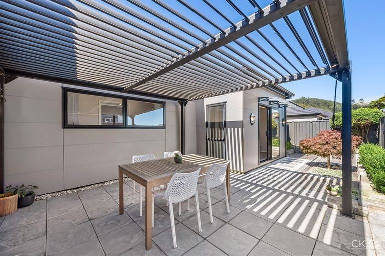 Photo of property in 15 Te Kaeaea Crescent, Wallaceville, Upper Hutt, 5018