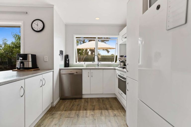 Photo of property in 243 Gravatt Road, Papamoa Beach, Papamoa, 3118