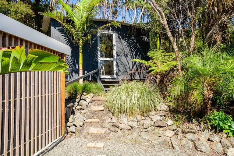 Photo of property in 562 Ocean View Road, Te Arai, Wellsford, 0975