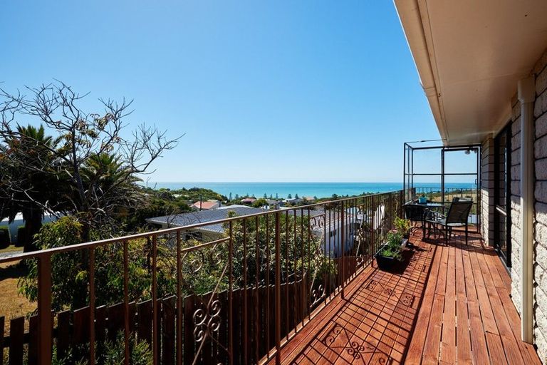 Photo of property in 72 Churchill Street, Kaikoura, 7300