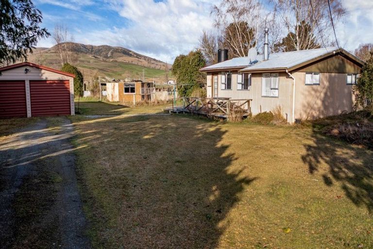Photo of property in 6 Ormaglade Place, Millers Flat, Roxburgh, 9572