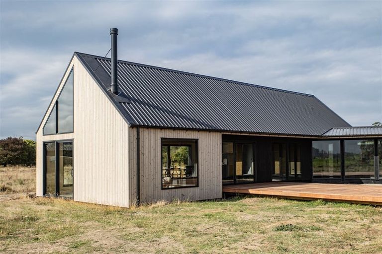 Photo of property in 82 Queens Avenue, Waikuku Beach, 7402