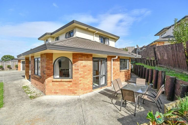 Photo of property in 36 Piper Place, Goodwood Heights, Auckland, 2105