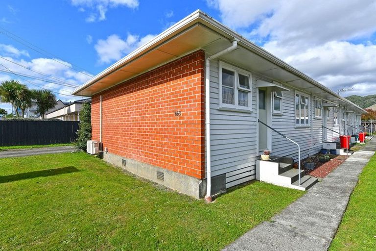 Photo of property in Heretaunga Flats, 4/652 Fergusson Drive, Trentham, Upper Hutt, 5018