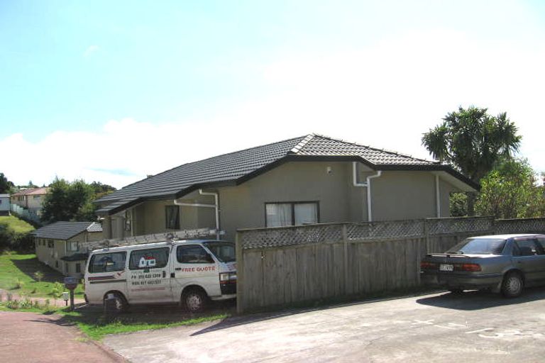 Photo of property in 15a Springside Place, New Lynn, Auckland, 0600