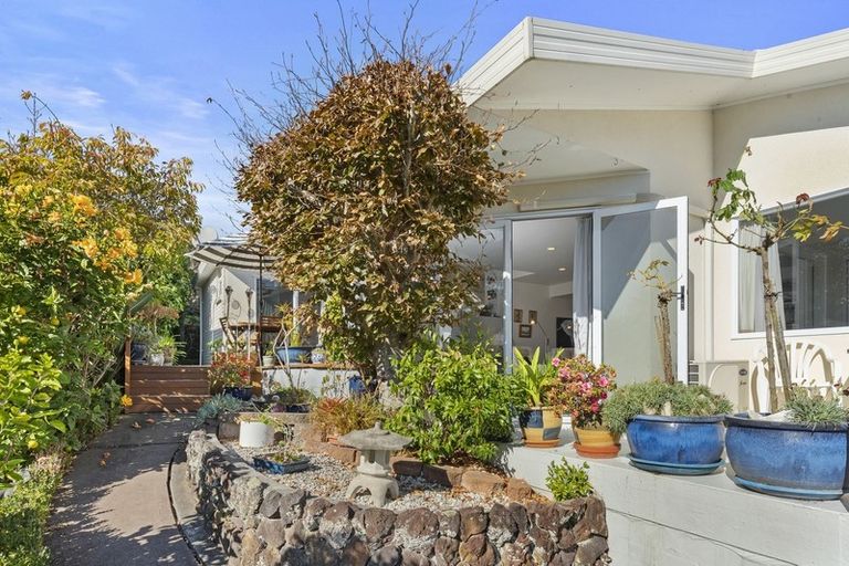 Photo of property in 2/3 Tiri View Place, Waiake, Auckland, 0630