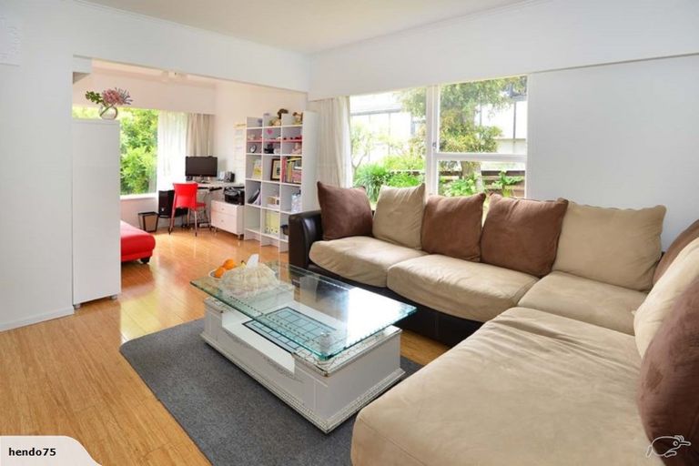 Photo of property in 2/97 Archers Road, Hillcrest, Auckland, 0629