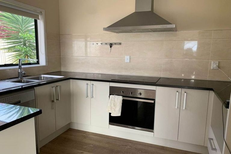 Photo of property in 16 Astelia Place, Goodwood Heights, Auckland, 2105