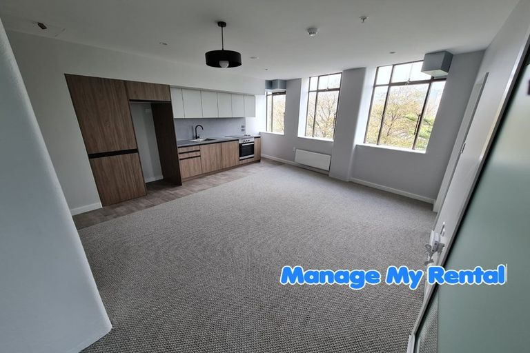 Photo of property in Unit 302,l3, 302/14 Laings Road, Hutt Central, Lower Hutt, 5010