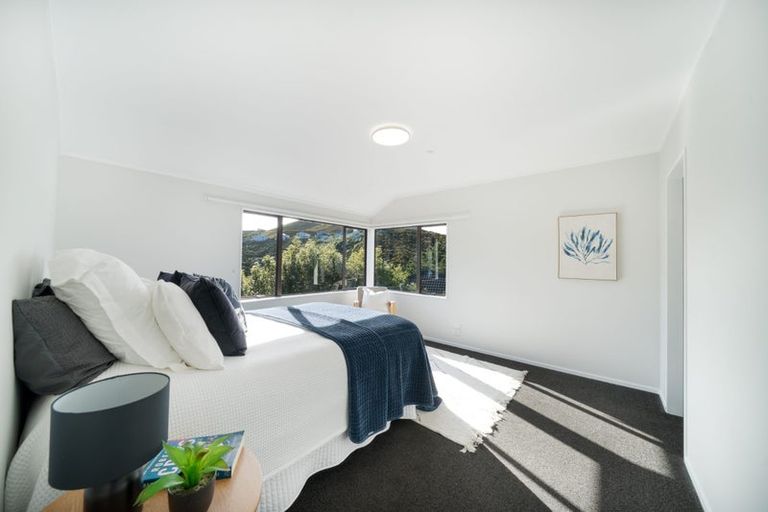 Photo of property in 12 Longmont Terrace, Churton Park, Wellington, 6037