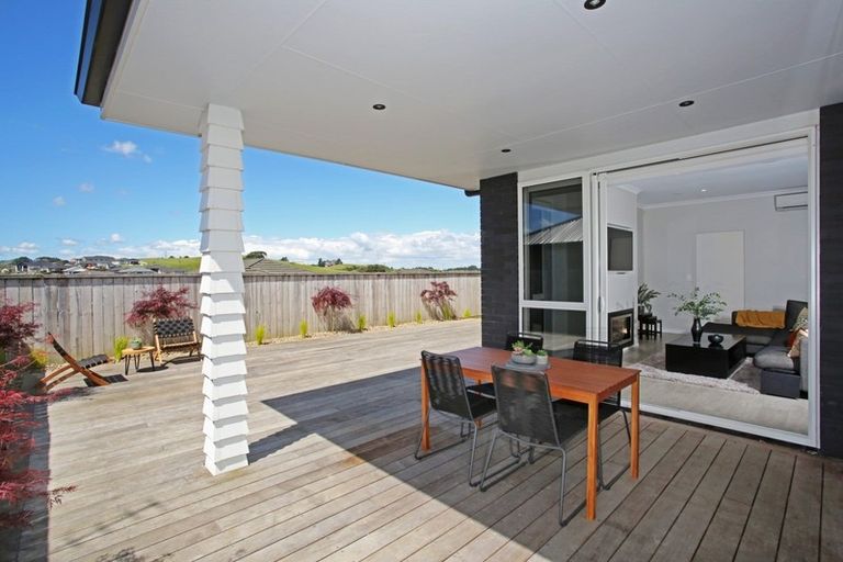 Photo of property in 32 Helenslee Road, Pokeno, 2402