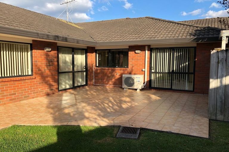 Photo of property in 6 Shankill Place, East Tamaki, Auckland, 2013