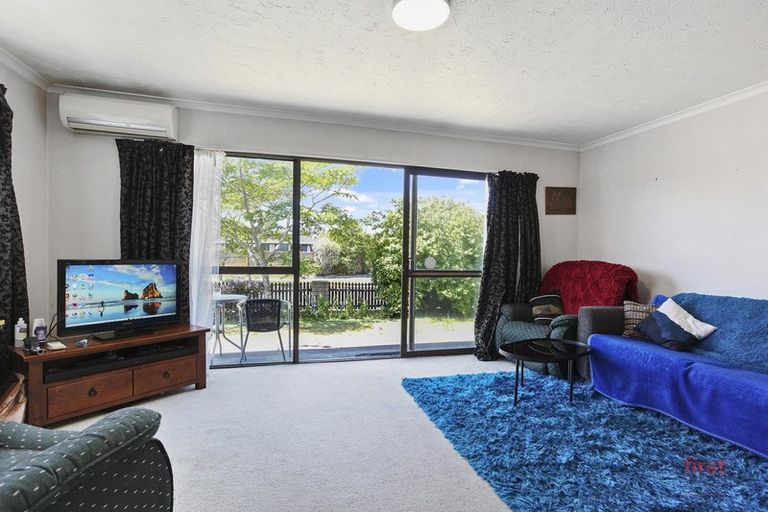 Photo of property in 1/71 Royal Park Drive, Parklands, Christchurch, 8083