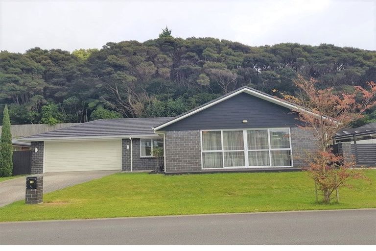 Photo of property in 17 Banks Boulevard, Whitby, Porirua, 5024