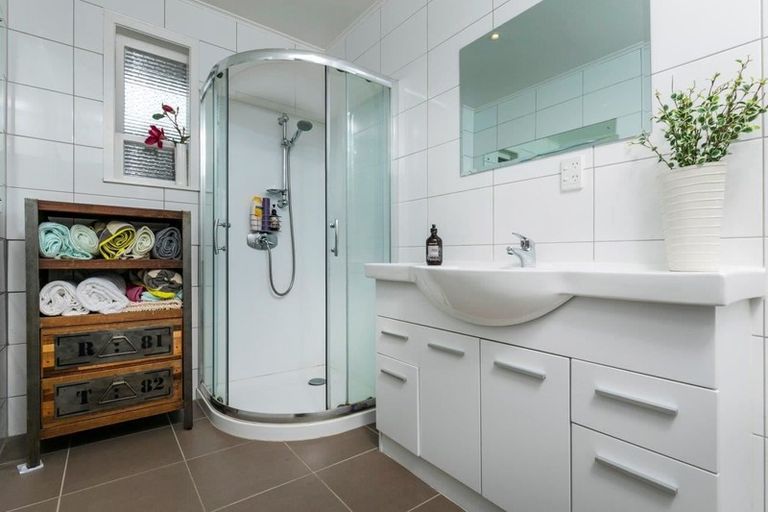 Photo of property in 2a Elizabeth Street, Orewa, 0931