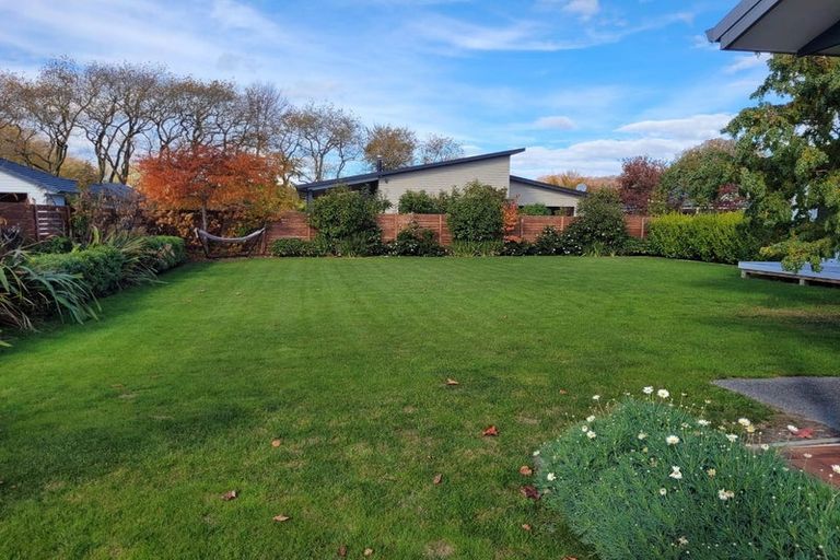 Photo of property in 2 James Kidd Place, Greytown, 5712