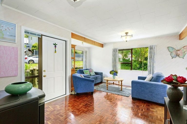 Photo of property in 6 Westra View, Tawa, Wellington, 5028