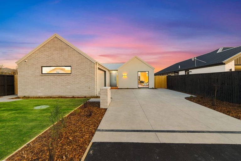 Photo of property in 8 Pipipi Lane, Halswell, Christchurch, 8025