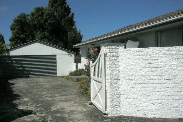 Photo of property in 2/58 Hounslow Street, Ilam, Christchurch, 8041