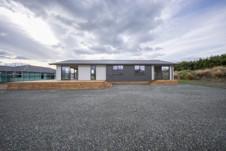 Photo of property in 21 Tukare Loop, Te Anau, 9600